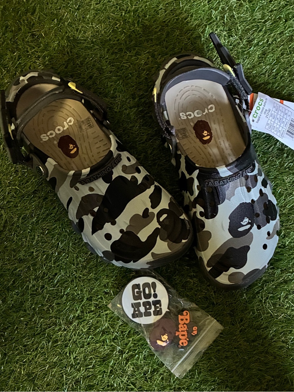 A Bathing Ape x Crocs Men’ Camo Slip-On- Black/Gray - Picture 3 of 5